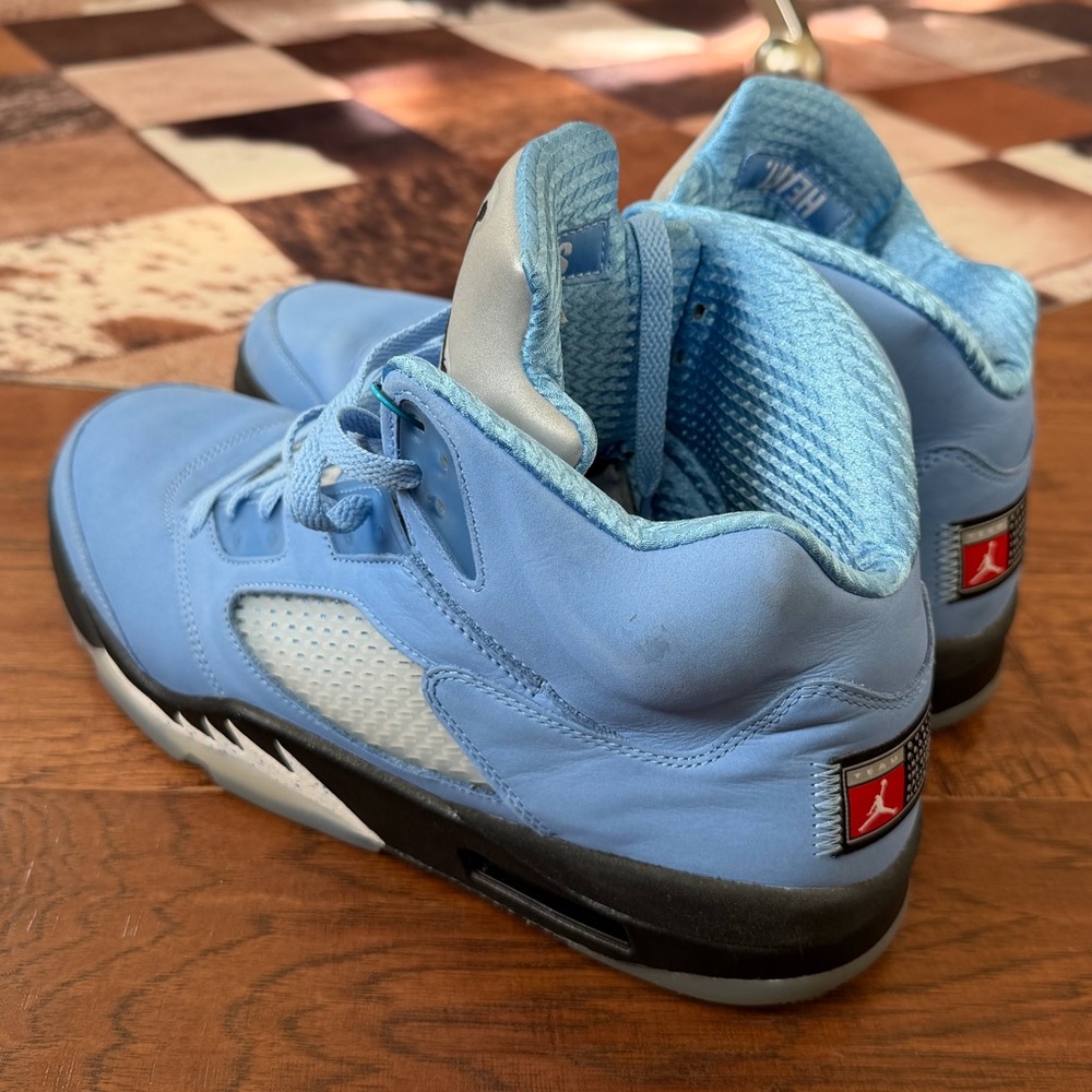 Jordan 5 Retro SE Mid UNC - Picture 6 of 13